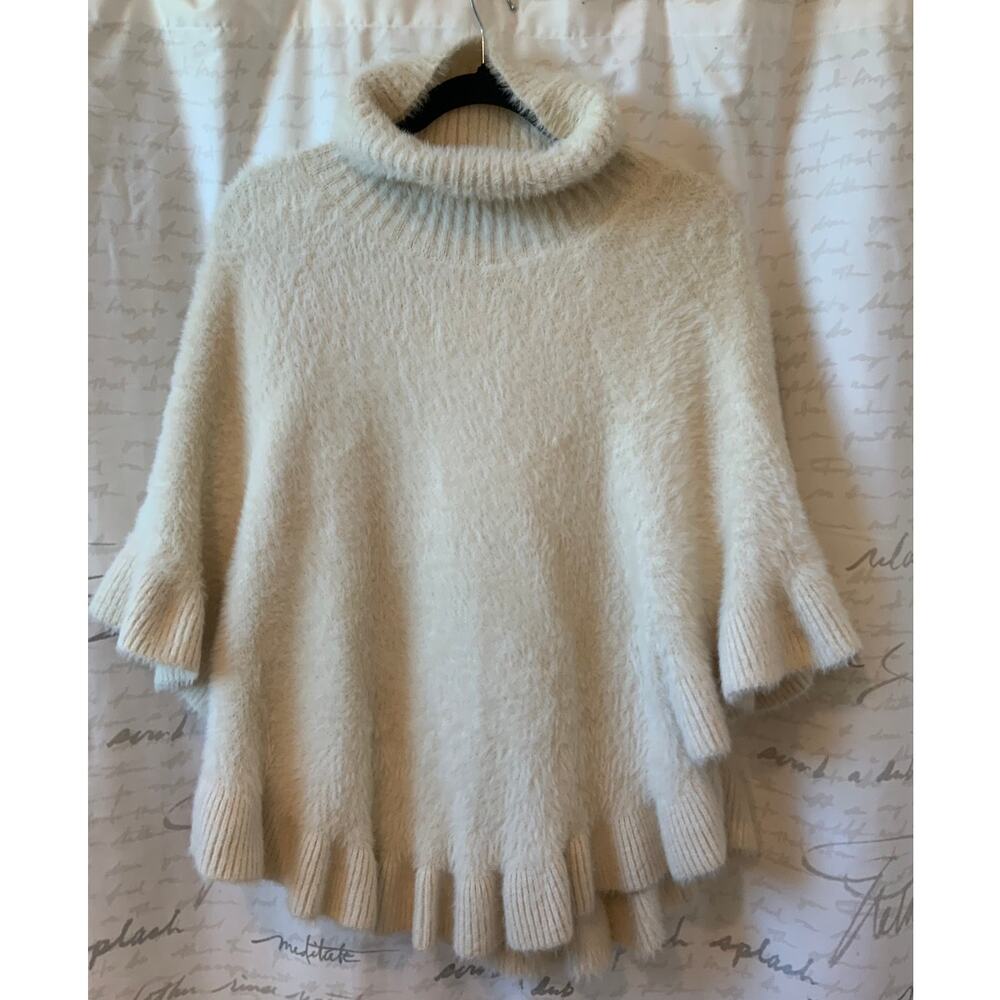 Akemi + Kin Anthropologie Cream Fuzzy Falling Snow Ruffle Turtleneck Poncho OS